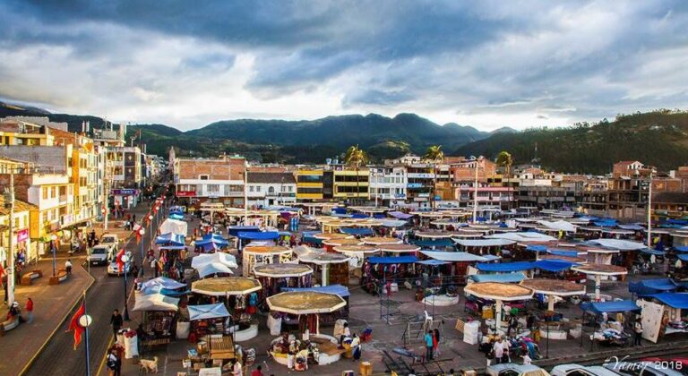 PROPUESTA #13: ¿Qué preguntas responder para encontrarle el sentido histórico a la Plaza de los Ponchos?